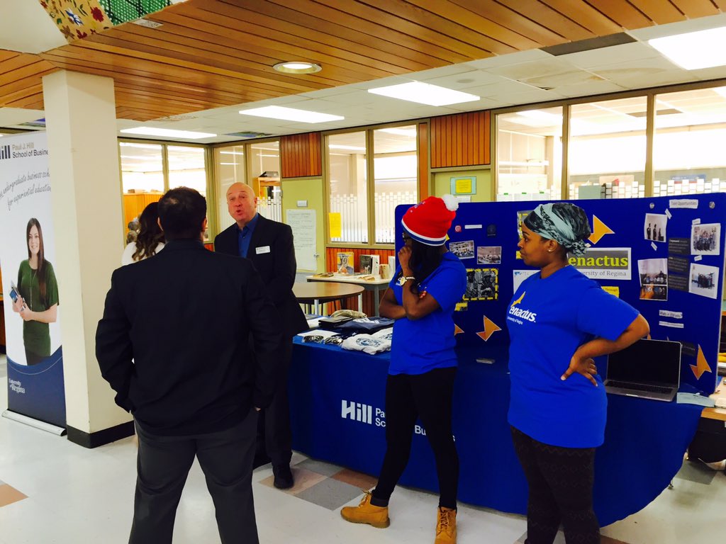 CTFinancialFair's tweet photo. Students having fun communicating with Vendors! @hillbss @Conexus_CU @HarvardWestern @financialstudio https://t.co/SuzJ7fBPmr
