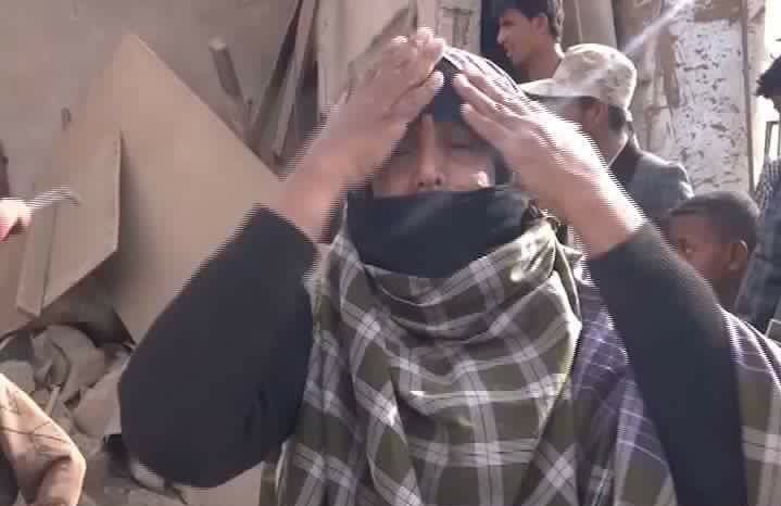 YemenPostNews's tweet photo. #Yemen ... IMAGINE PAIN when your home is destroyed by airstrike leaving your family dead or homeless.  #اليمن https://t.co/TlD97RzUB0