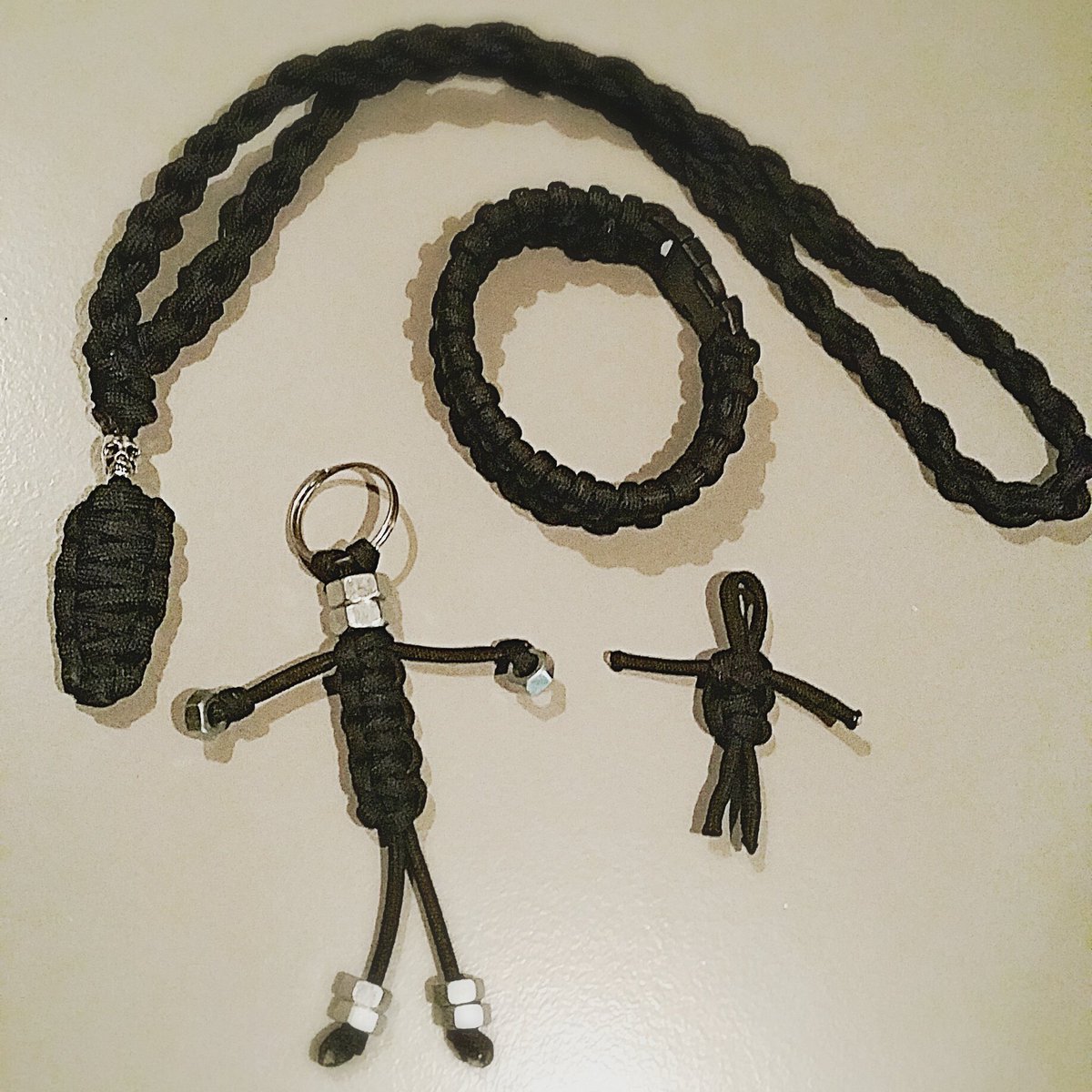 Made this #paracord set for a good friend 💀 #necklace #bracelet #skull #mummy #paracordnecklace #paracordmummy
