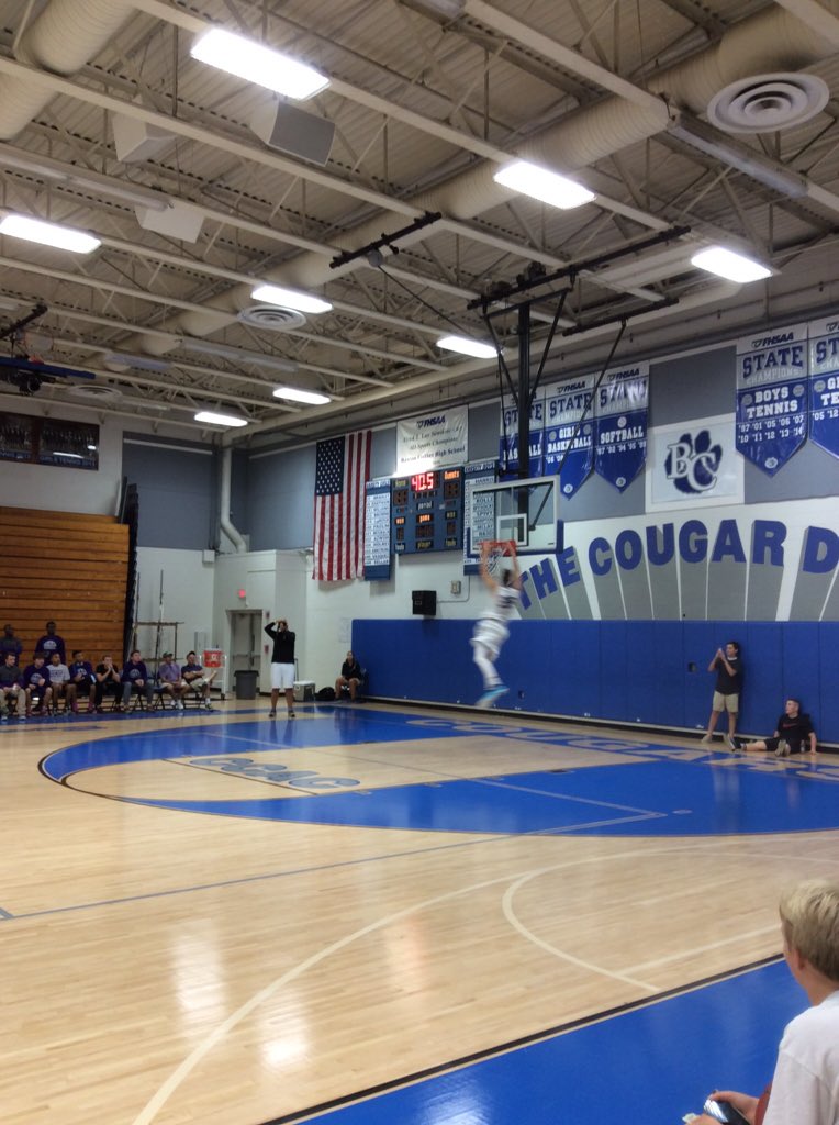 BCHSTurkeyShoot's tweet photo. Dunk that ball! #bokampersturkeyshoot https://t.co/at68yCG7B1