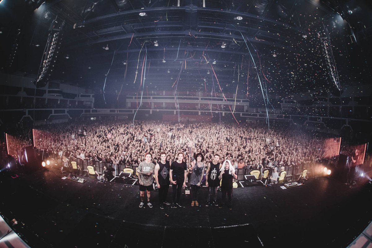 bmthofficial's tweet photo. CARDIFF! THANK YOU!

📷 - @ashleyophoto https://t.co/70lEHAPBrG