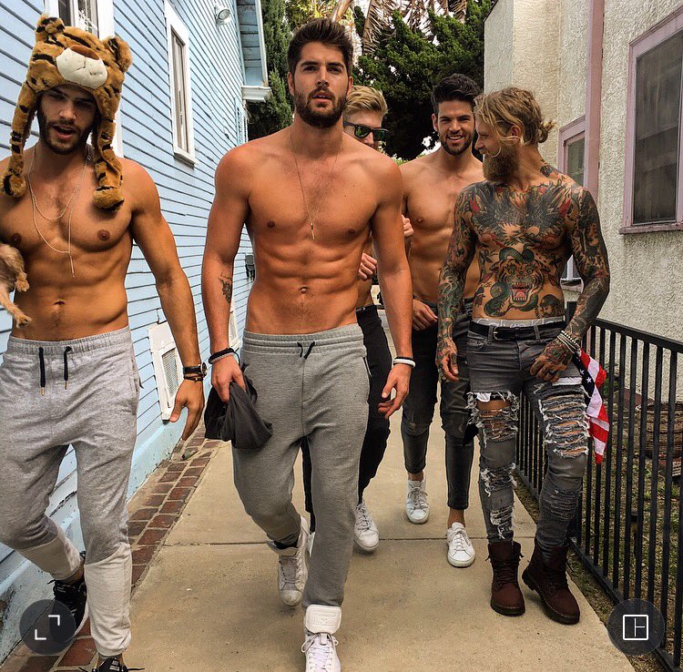 itsNickBateman's tweet photo. Looks like we are going to drop the worst mixtape of 2015 😆@RogueMgmtInc https://t.co/mn0ksJXGoj