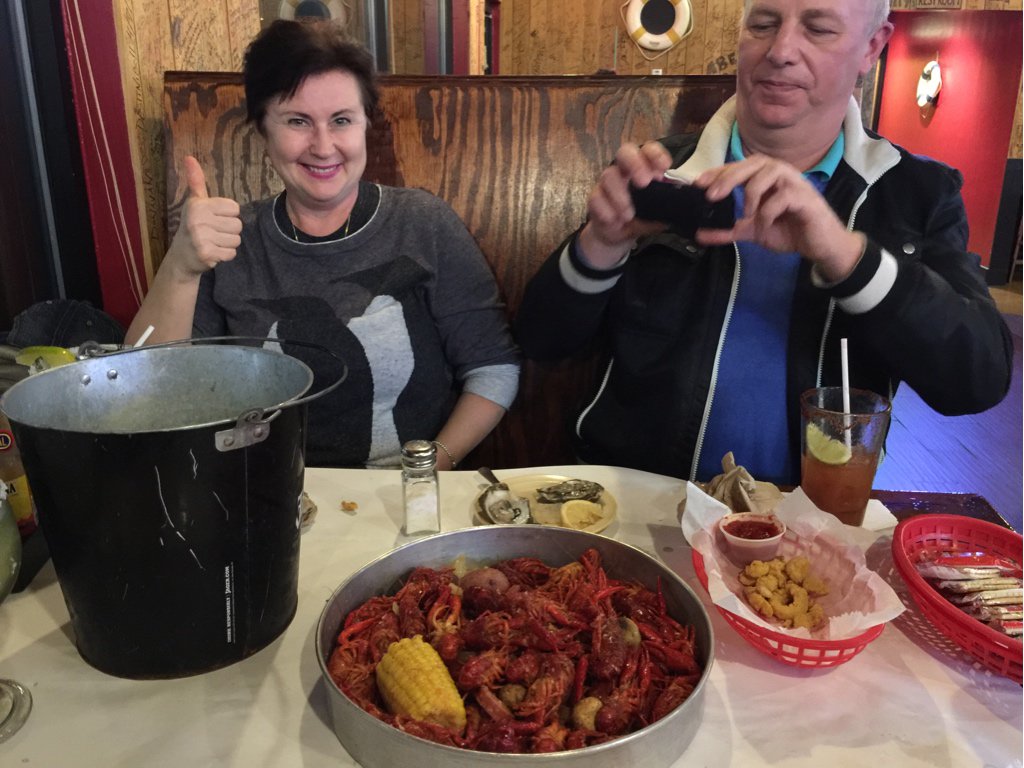 LouisAVasquez's tweet image. Russians are more passionate about crawfish than southerners ! “These aren’t mini lobsters” #StrongStatement