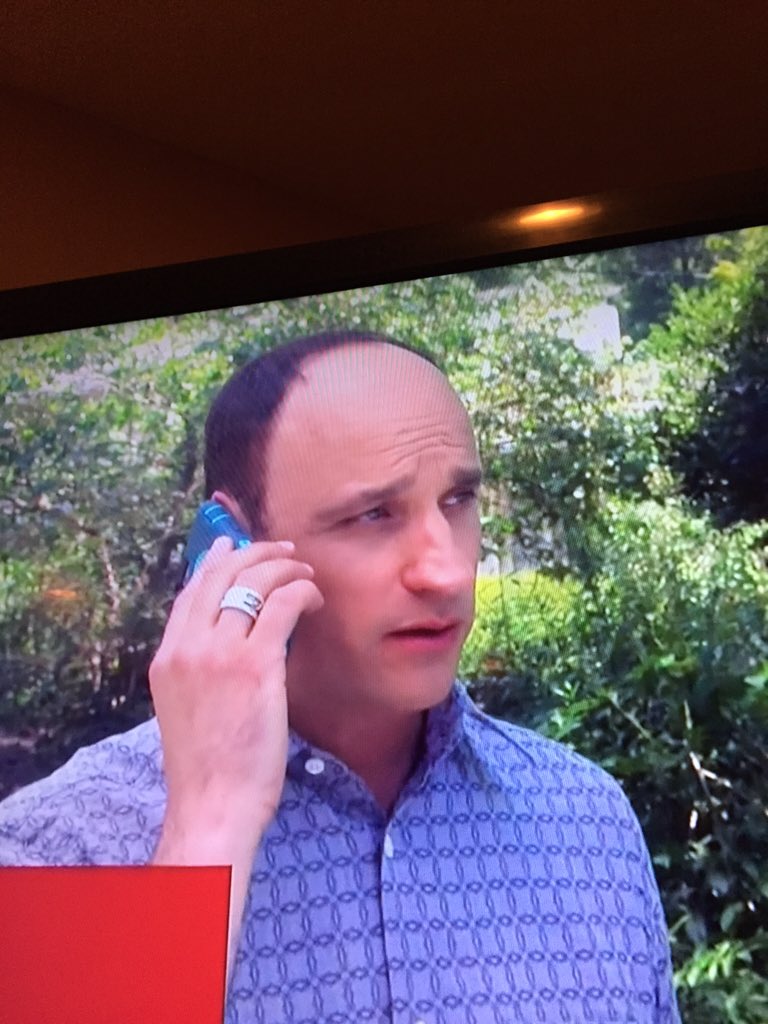 chrisagy617's tweet photo. @TheProfitCNBC why is @marcuslemonis doing home renovations on @hgtv #TheProfit ???? https://t.co/I64BU5vpfq