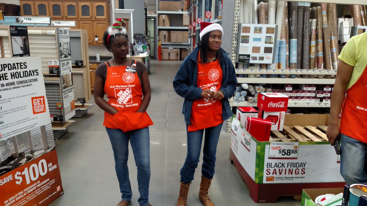 jasteadhamthd93's tweet photo. Black Friday here at met093 n Jackson 2902 https://t.co/q6vJCg0wd6