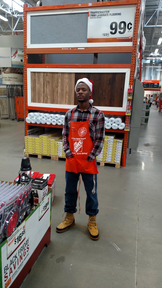 jasteadhamthd93's tweet photo. Black Friday here at met093 n Jackson 2902 https://t.co/q6vJCg0wd6