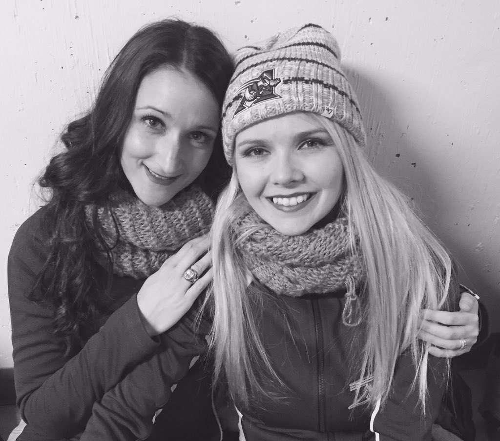 AlsC_Maude's tweet photo. Enjoying Winnipeg with my captain @AlsC_Nadine https://t.co/Kj2fQIqxkq
