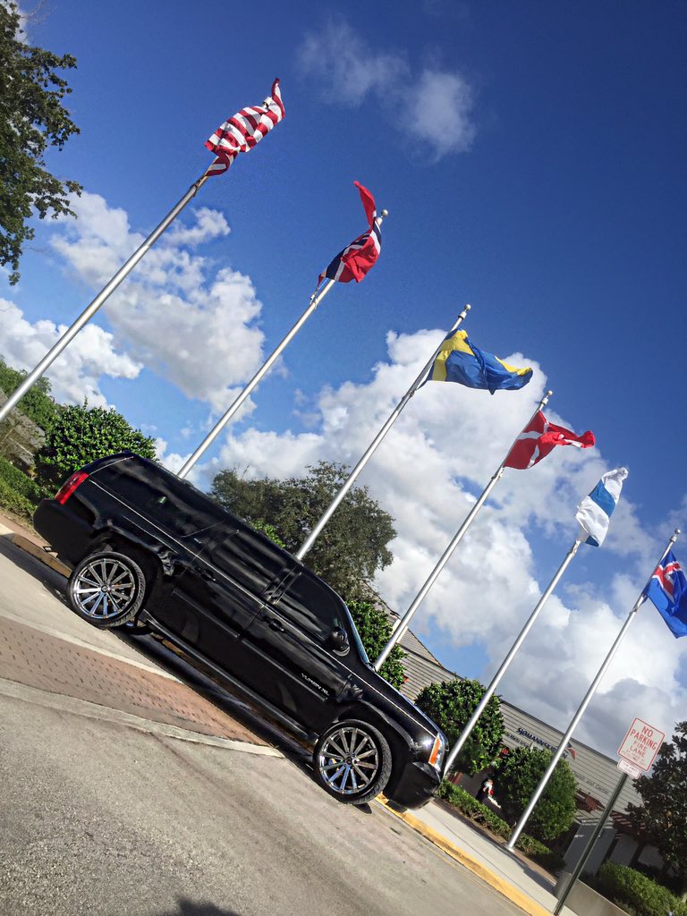 ultrablackcar's tweet photo. current situation https://t.co/pfm6Jjjw3K