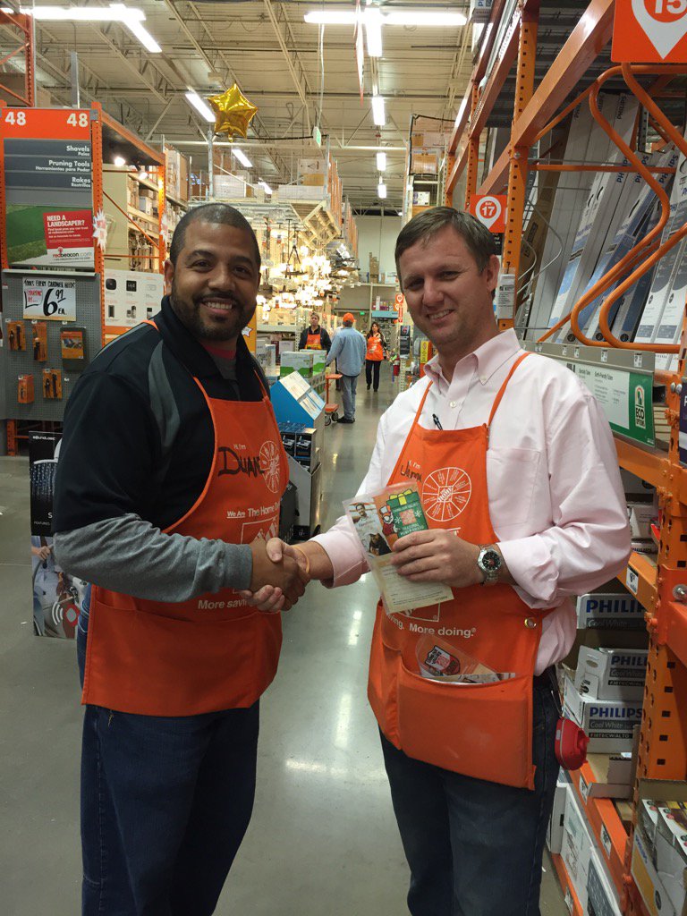 kjl265's tweet photo. Duane is our customer service hero at 527!! https://t.co/ELEdcJYEYc
