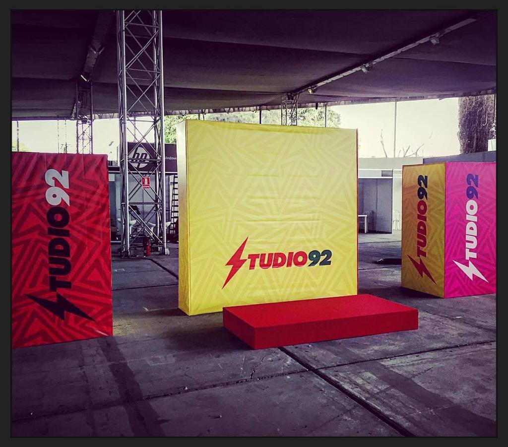 LimaGeekFest's tweet photo. @studio92radio instalando en el #LimaGeekFest15! #YoSoyGeek #LGF15 https://t.co/c4rasC781S https://t.co/bq41tMwp3Q