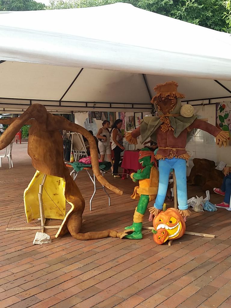 culturayopal's tweet photo. Pintura, música, folclor llanero, arte en espuma, artesanías y más en ExpoCultura Parque Ramón Nonato @mincultura https://t.co/OTISsJXj5B