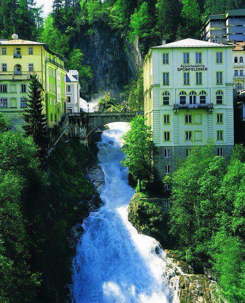 MyImpress's tweet photo. Waterfall Village ..So beautiful ... https://t.co/ytJoPwSXou
