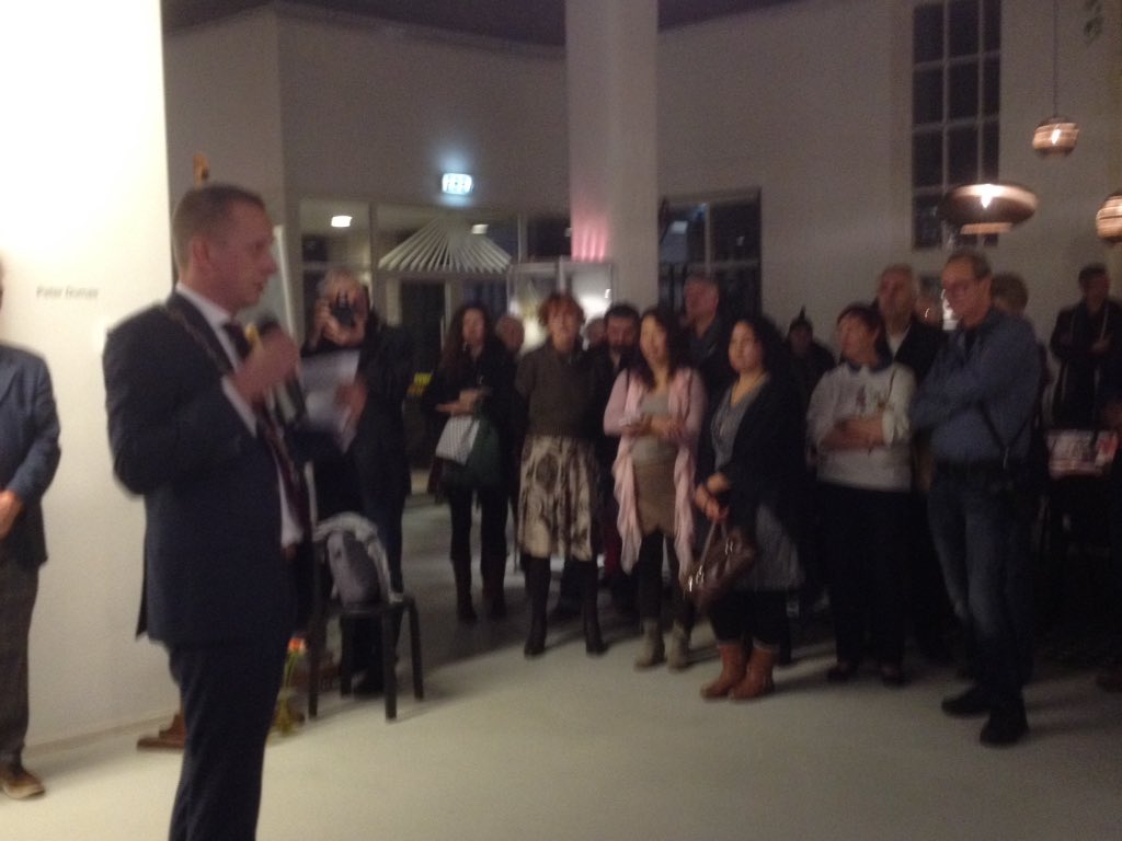 Opening tentoonstelling door Symbiose = Delen bij Kade40Vld Prachtige kunst uit <a href="/VolgVlaardingen/">volgvlaardingen</a>