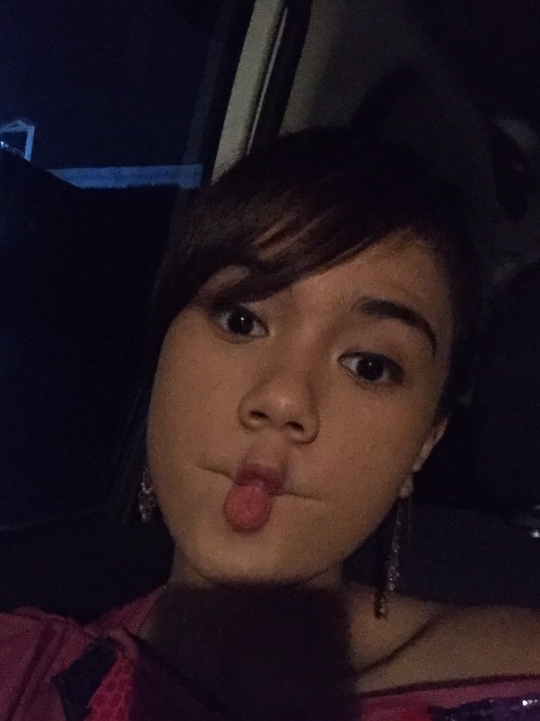 ariefDYT's tweet photo. Semangaaatt "@audimarissa_: msh dilokasiii mau dangdutan hahaha https://t.co/M3dxdVfa1M"