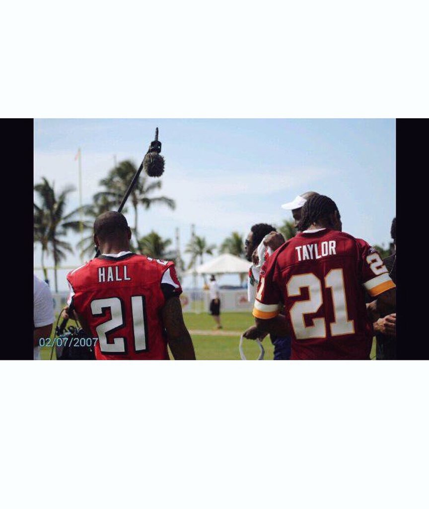 DeAngeloHall23's tweet image. There aren't too many guys I've played against that I wanted on my team, but this guy is one. #RIP21 #SeanTaylor