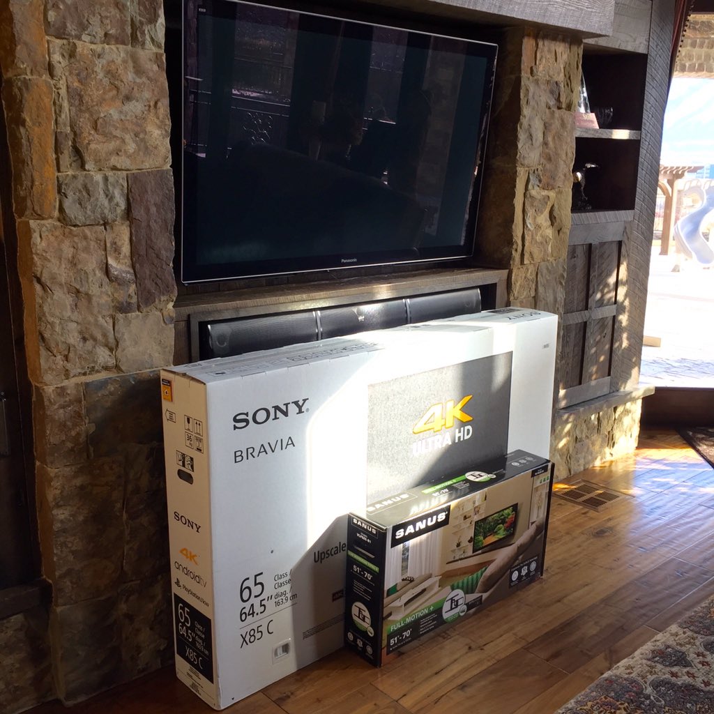 Smart_Home_Bros's tweet photo. Upgrading to a 65" Sony 4K Smart TV for #BlackFriday! #avtweeps #happyclients https://t.co/aeDsLiqbOc