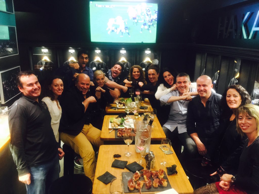 hakacorner's tweet photo. Soirée Vinovalie au vestiaire #hakacorner #movida #stadetoulousain #toulouseFm https://t.co/U5t7VPrbv6