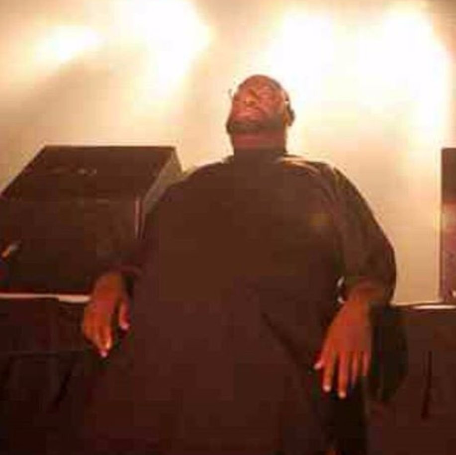 therealBigScoob's tweet photo. BIG FELLA put that right hand on MANY! Doing his job, but he was a gentle GIANT! Until we meet again R.I.P #BigNick https://t.co/l58BHg45JX