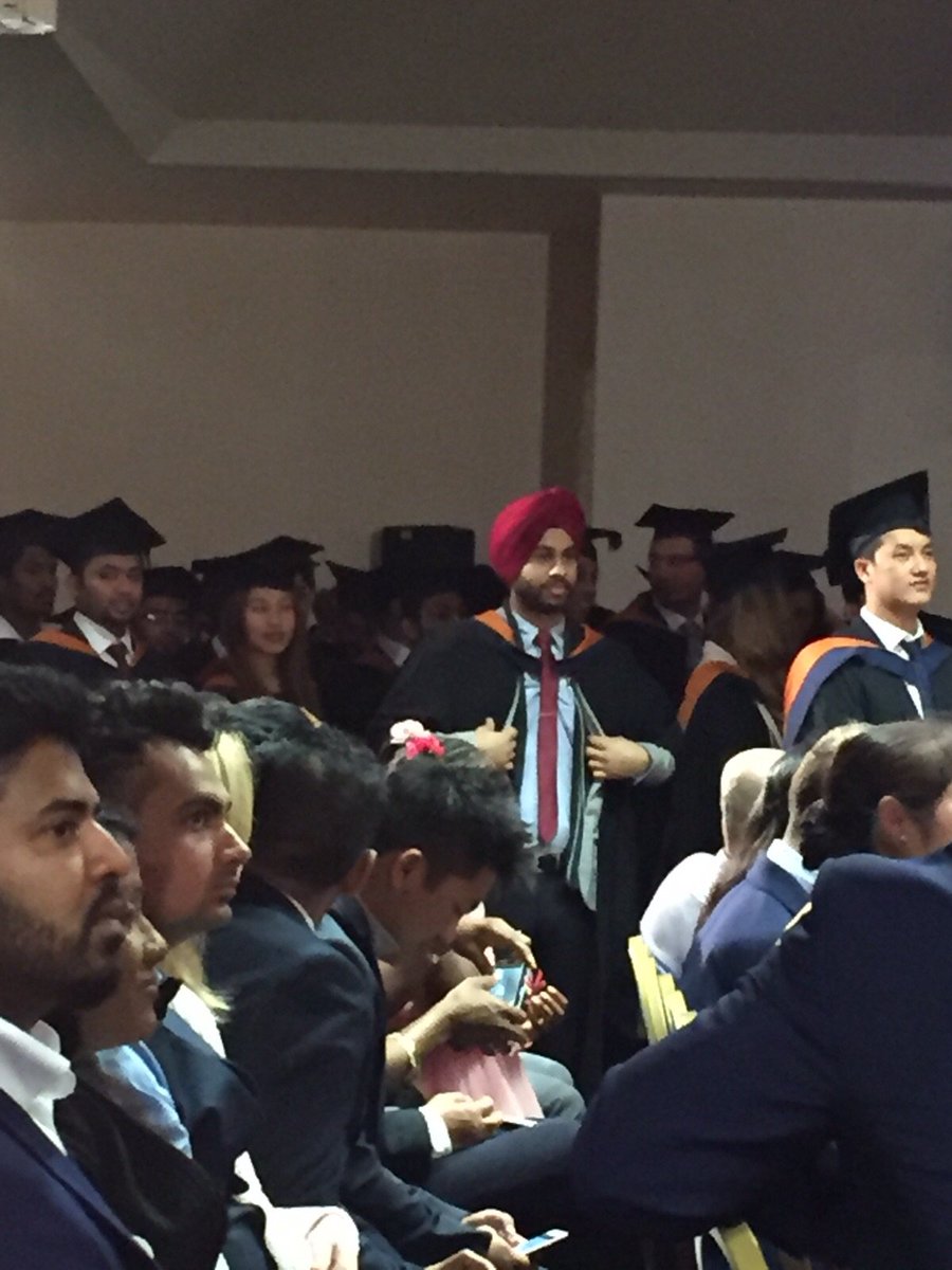 sherry11singh's tweet photo. Ty @UoSinLondon ull always be special. @sunderlanduni #hawaythegrads @StadiumOfLight https://t.co/Tn3nmEG9kZ