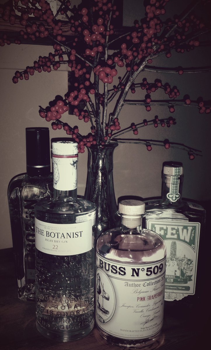 BankHouseStaffo's tweet photo. It's always time for Gin! https://t.co/5LxtYXvwAf