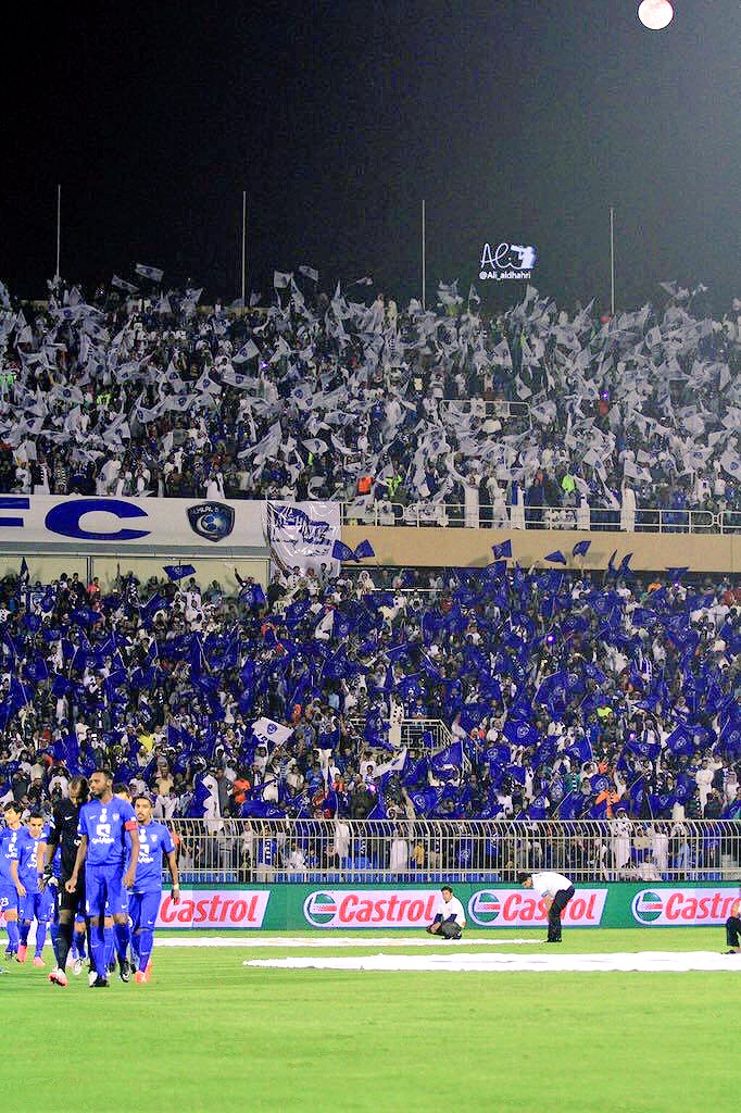 O_obaisan's tweet photo. في السماء بدر .. وفي الأرض هلال 💙

#الصداره_لك_عرش_واجلس_ياملك https://t.co/96kg2J7FHS