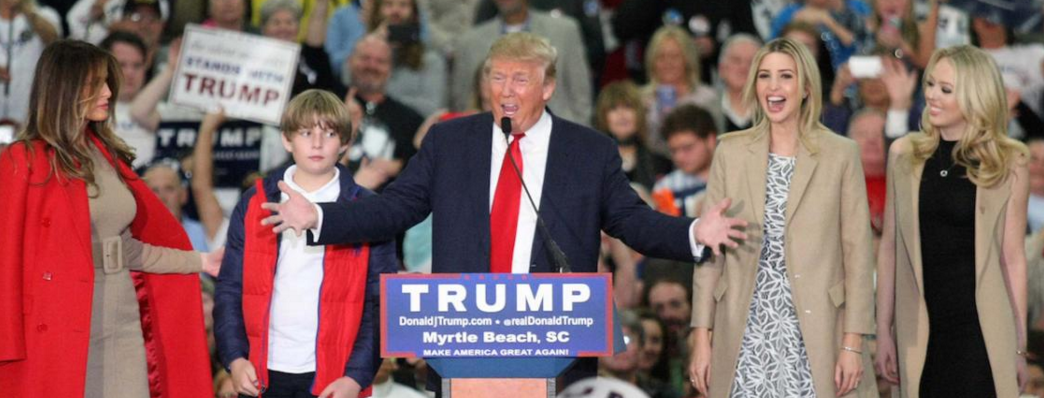 VICENews's tweet photo. Donald trump accuses New York Times reporter of using disability to grandstand: https://t.co/9yTYrBOa1T https://t.co/d5um1dEB48