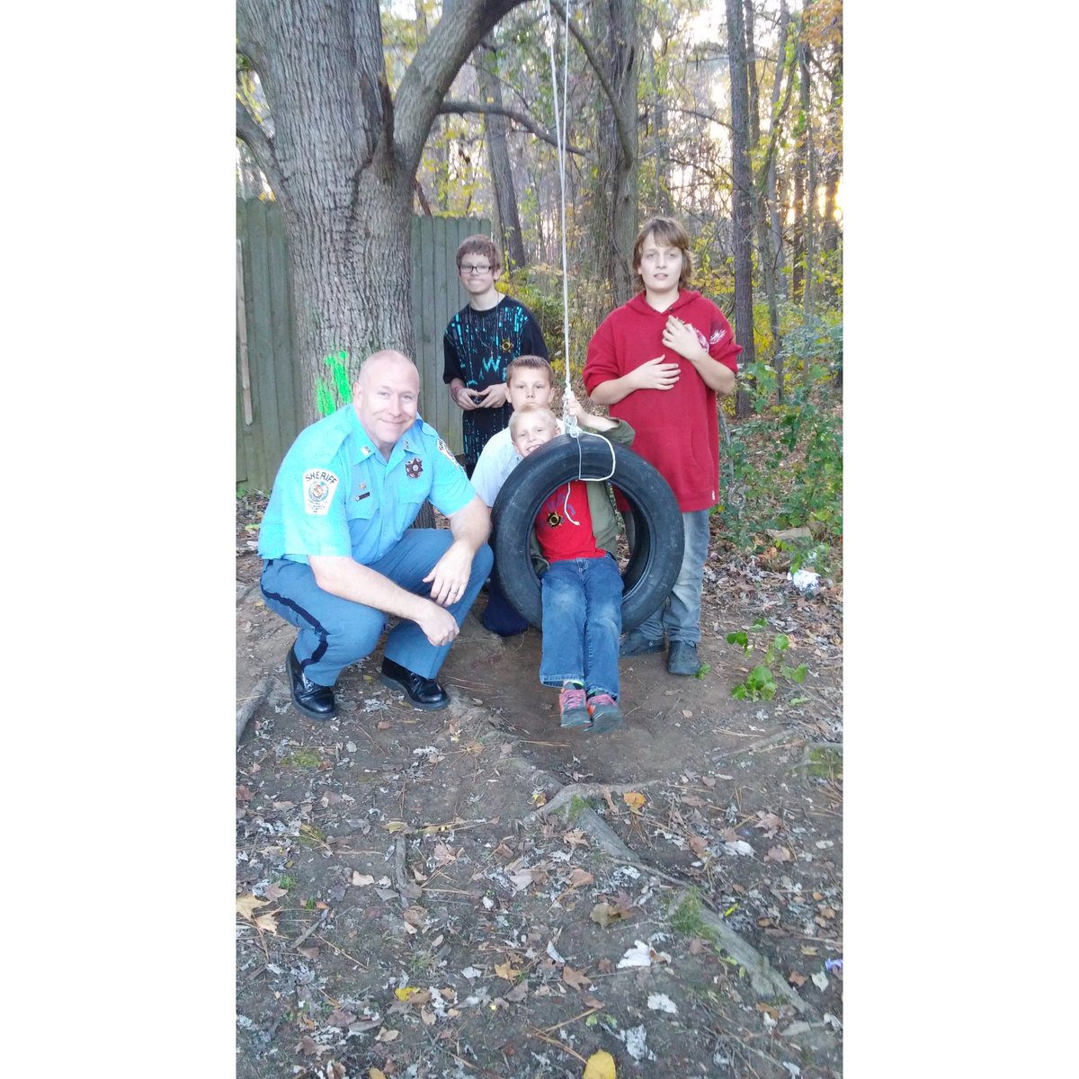 firstsheriff's tweet photo. Did you know that during #maxdeploy, we stop at neighboring communities to say Hi? #weloveSMC #communitypolicing https://t.co/q38FQyb0Mr