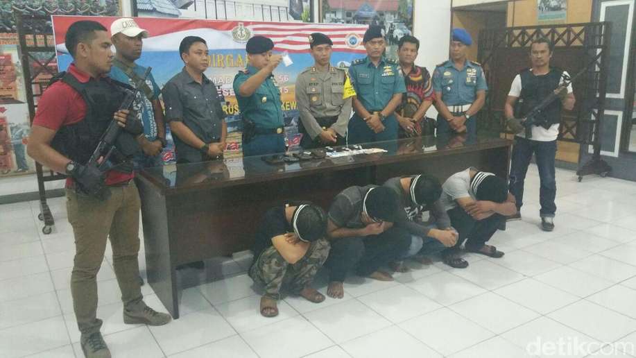 4 Pria Pengedar Sabu Ditangkap TNI AL di Tanjung Balai Sumut de.tk/6PMiOj