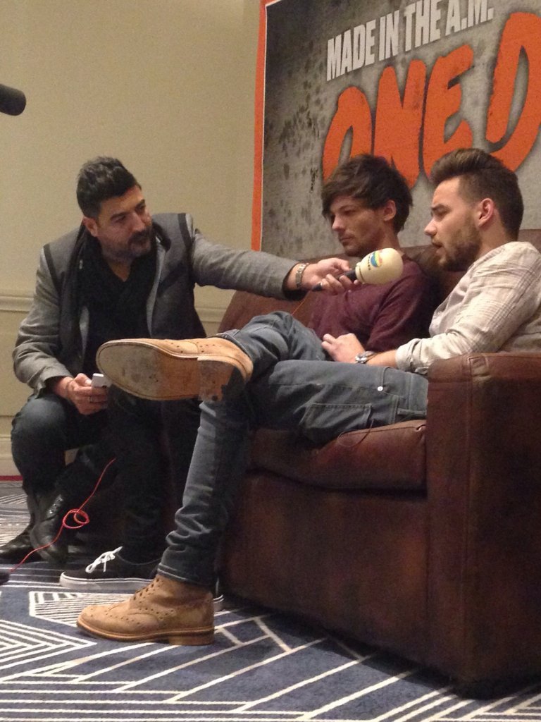 TonyAguilarOfi's tweet photo. Entrevista a @onedirection hablando de sus Directioners, música, futuro, fútbol y hasta terrorismo... PRÓXIMAMENTE. https://t.co/fz63JuWnsk