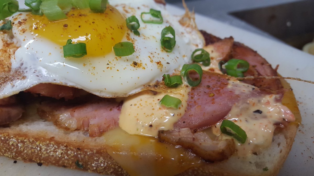 chefbobmac86's tweet photo. The Mile High Ham n Cheese @EatSizzlebox @windmillbrewing tonight ! https://t.co/D2gUE0gowY