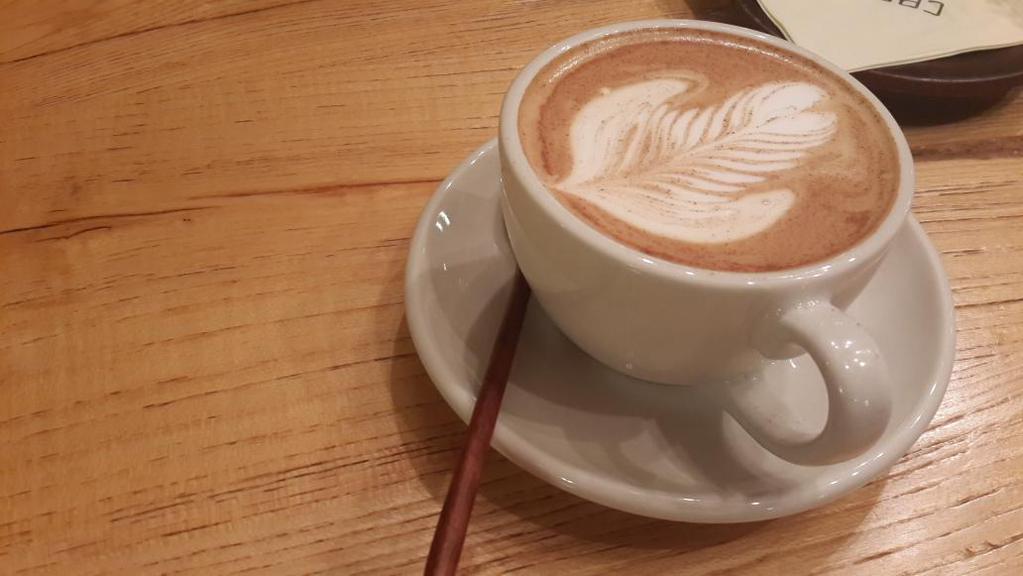 그리움 밟고 걷는 길/윤보영

사랑이란
그냥 오는 게  아닙니다

소중한 인연을
자주 매만지다 보면
사랑이 됩니다

그 사랑
내 안에 있거든요...
....🐾🐾....*^^*~♡.