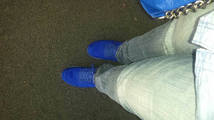 FabGlamLife's tweet photo. Feeling blue today #denim #blueshoes #bluechic https://t.co/tnPtu8bfem