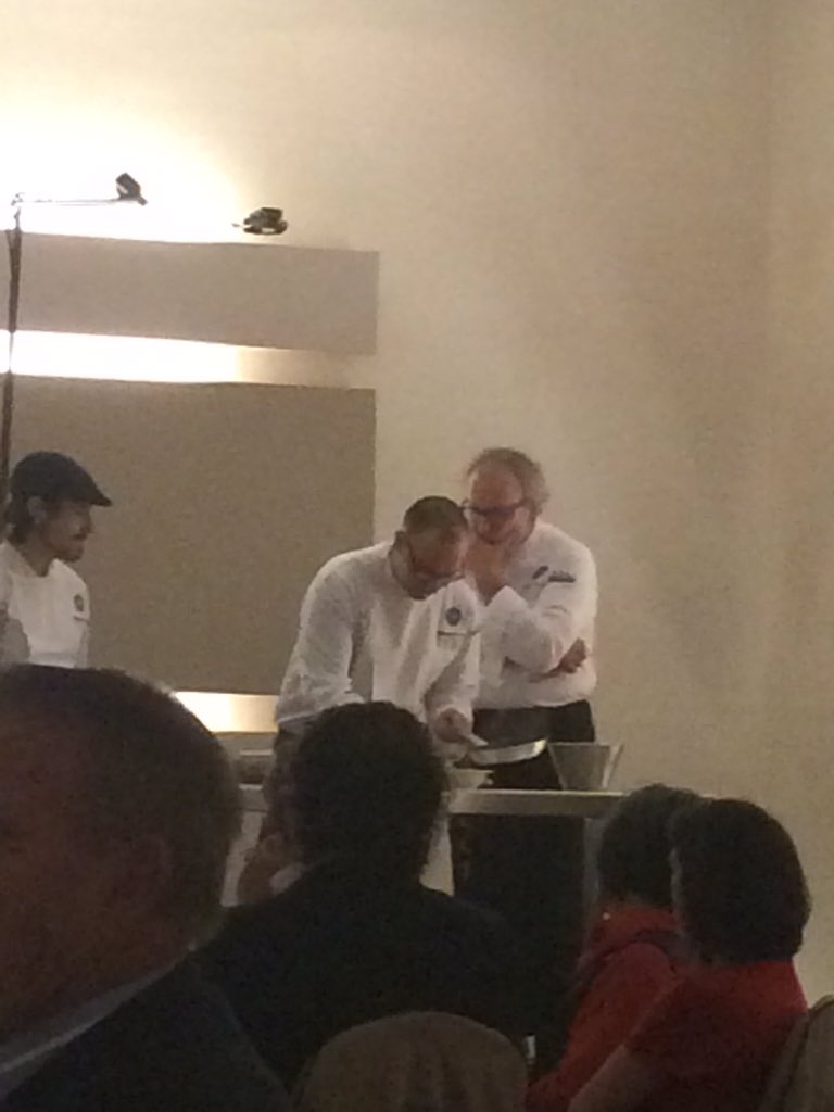 amundoinfantil's tweet photo. Aquí estamos !!! Todos aporta lo mejor de ellos !! ##PatioxInfancia https://t.co/WJtrkYgbVD