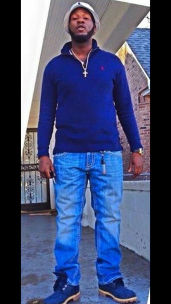 Alyssaisahhstar's tweet photo. #RIPDRAY 💙🌀🔵 on my way to Louisville I'm gonna stop by & see you bruh before I leave https://t.co/VIuMD4pZyG
