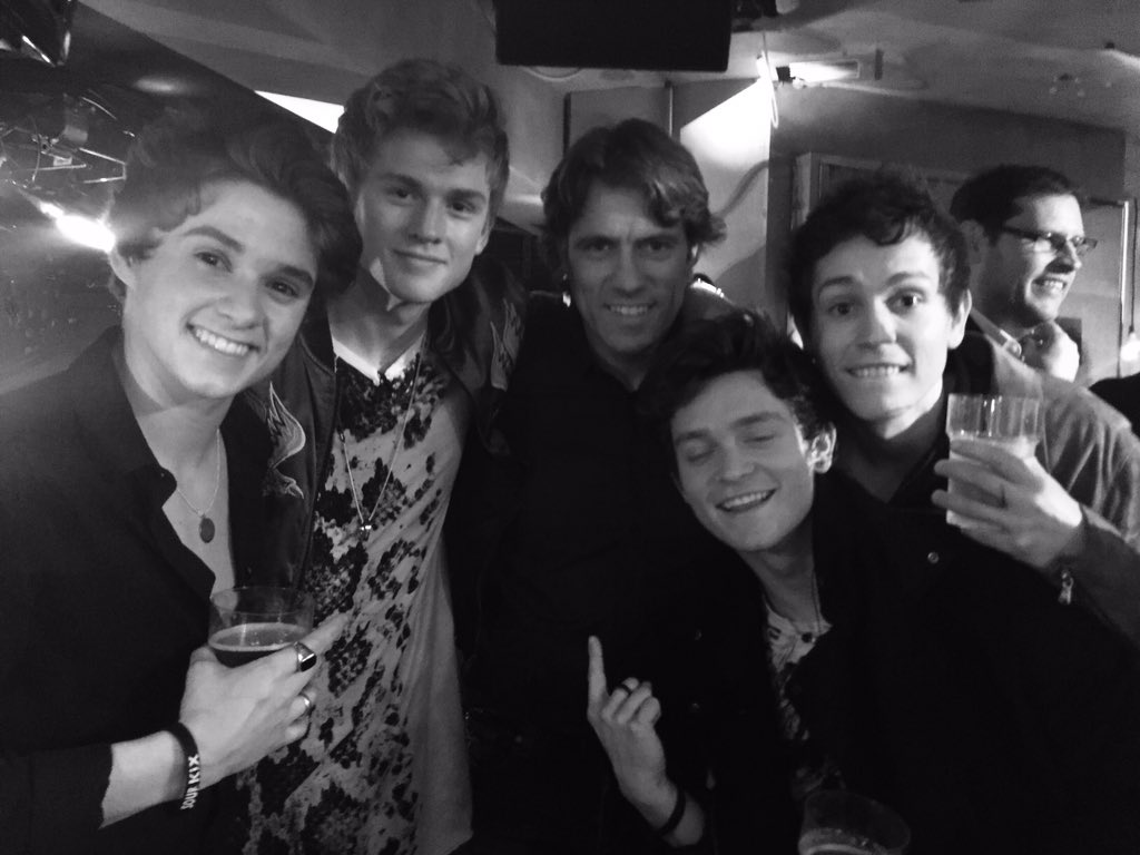 TheVampsCon's tweet photo. Great to meet you mate ! I Didn't mean to fall asleep! @JohnBishop100 https://t.co/7aVRWud8ru