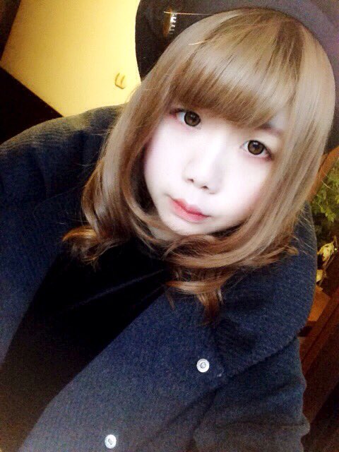 Emi_vs2's tweet photo. 冬の到来を感じたのでもこもこになってるエミリーです\( ˆoˆ )/

新しい季節がくると匂いが変わるのが好きなんだな\( ˆoˆ )/
1番好きなのは秋の匂いなんだけどねw

たまには私服あげてみよう https://t.co/wUgxsB6GdM