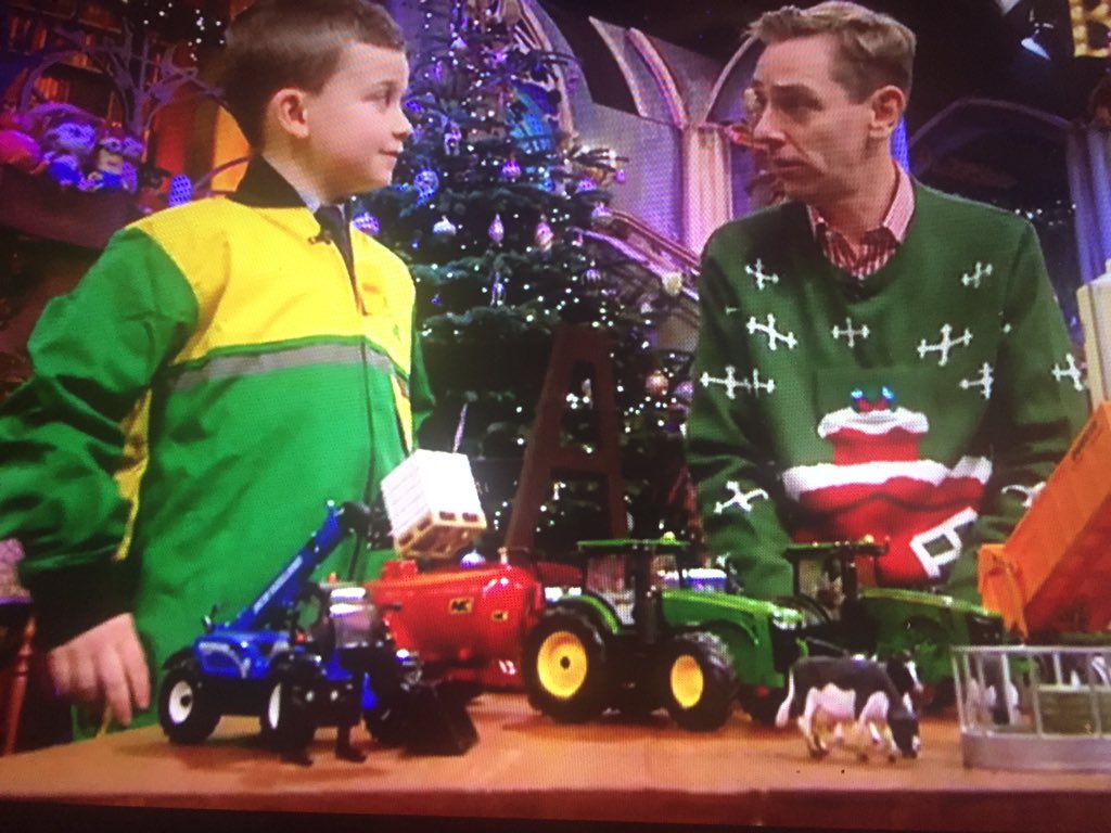 farmersjournal's tweet photo. This young farmer is a fan of the Green #feartheDeere #LateLateToyShow https://t.co/ATuaHFl1fG