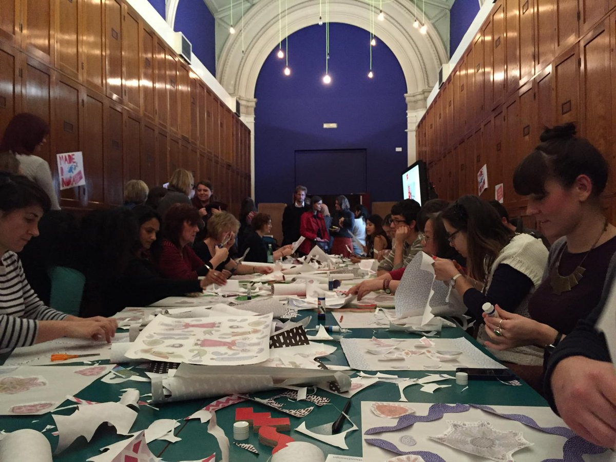 Thepeoplesprint's tweet photo. Wow and thank you to our 110 makers #fridayLate tonight @V_and_A #fabricofindia and see you next time! https://t.co/Rqx5N0s0IO