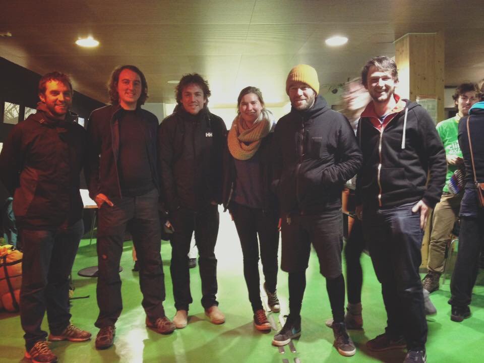 SeeMeCycle3's tweet photo. They made it! #SeeMeCycle #movetheclimate @Climate_Express #Paris #Howest https://t.co/JShxa9DrLL