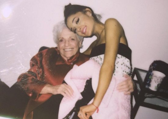 Latina's tweet photo. Hollywood's most supportive Abuelita's, including @ArianaGrande's nonna. 
https://t.co/pkceYkXRtY https://t.co/PHxwbJ3V0Y