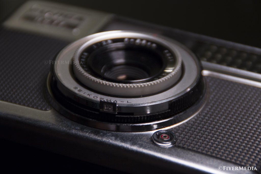 FiyerMedia's tweet photo. ~Old School~
#fujica #fujicahalf #manual #shootraw #photograph #adoberaw #photoshopcc #adobephotoshop #photo https://t.co/M6Rpb68TJQ