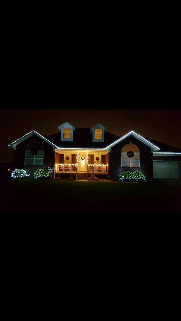 DougPadgett13's tweet photo. house all ready for X-mas!!!!! https://t.co/1Bqq0tZtqN