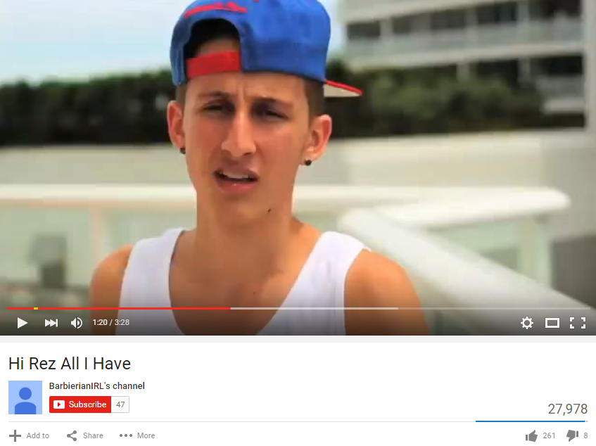 joeyfds's tweet image. Am I the first one to notice this??