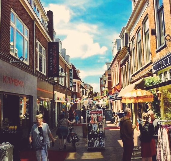 StraatvdSmaak's tweet photo. Smakelijke straat in #Leeuwarden ...like   https://t.co/LEe2YAXLWd https://t.co/2kHsqRD7Ae
