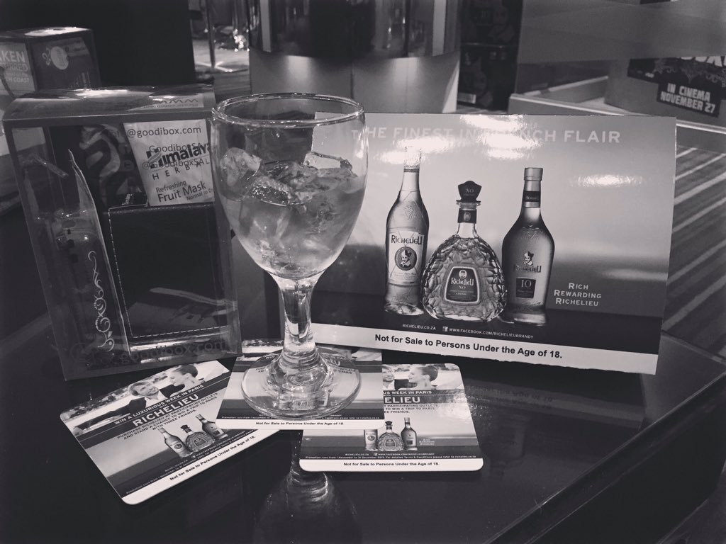 Lilphly's tweet photo. #RichelieuPremier #JamesBond #007 #Richelieu #Rich #Rewarding #SpyKit #SandtonCity https://t.co/Myqo7Wbfe9