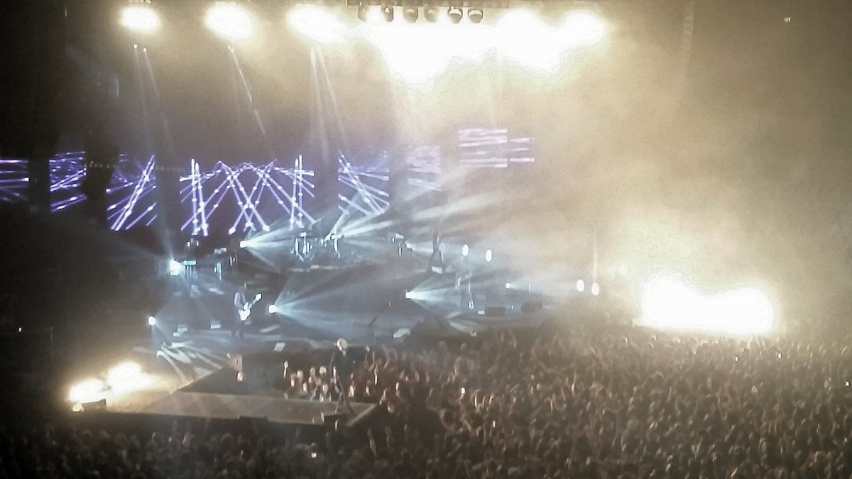 StefanoCazzella's tweet photo. Concerto dei @Negramaro #Meraviglioso #secondaluna #Roma https://t.co/OAQhzZm90W