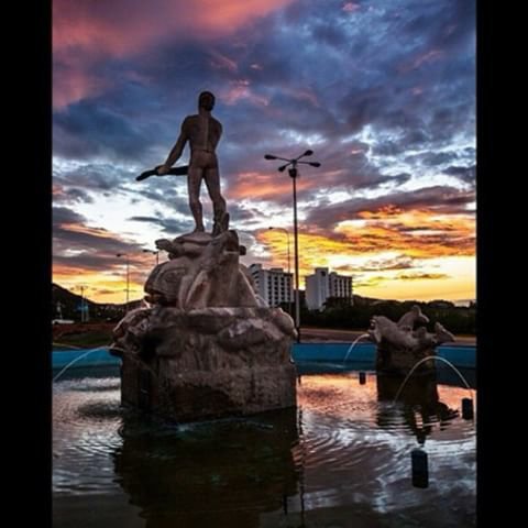 RotaractCumana's tweet photo. 500 años de Historia Cumple Nuestra Cumaná 🎉🎇🎆. #Rotaract4370 #Cumaná #500añosdecumana https://t.co/YhaUZiW1kR