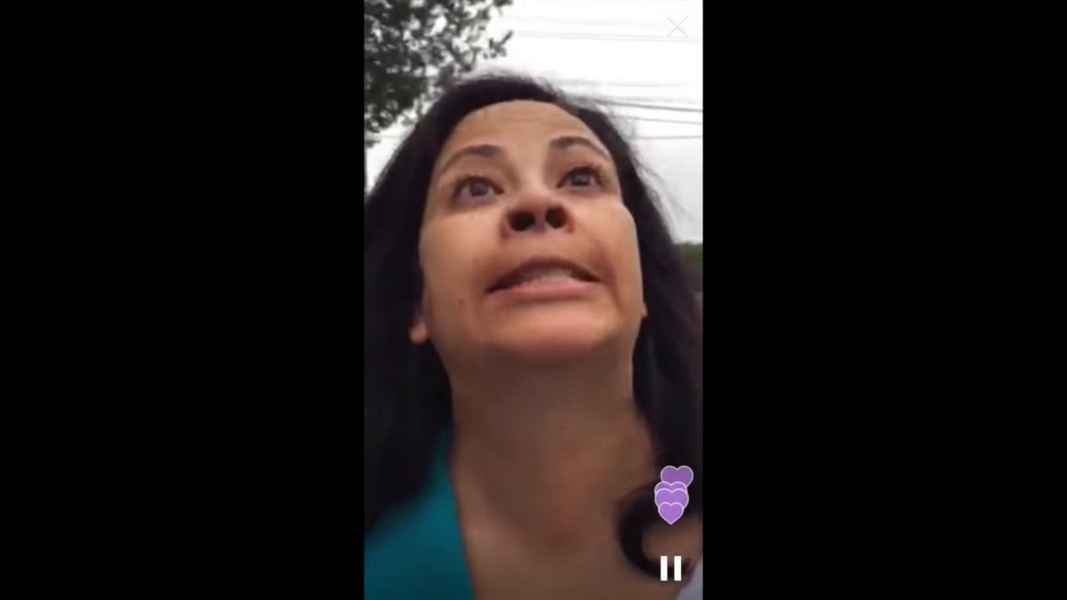 El_Universal_Mx's tweet photo. #LadySotelo, la vecina que tira basura, se convierte en  #LoMásViral de la semana https://t.co/hOPTTnwwrr https://t.co/B9AHEWeCy5