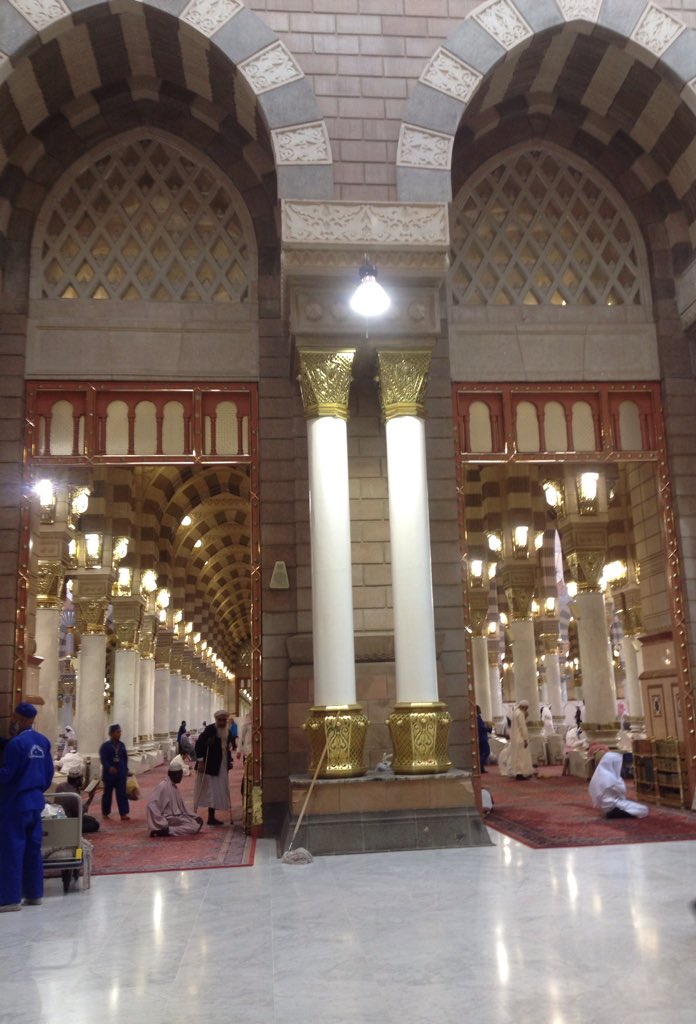 yasserayt's tweet photo. باب الملك سعود بالمسجد النبوي
يوم افتتاحه من جلالته
نقله وبقاء حوافه داخل الحرم
في توسعة الملك فهد عدة أبواب رقمه٨ https://t.co/8bdBsuRNme