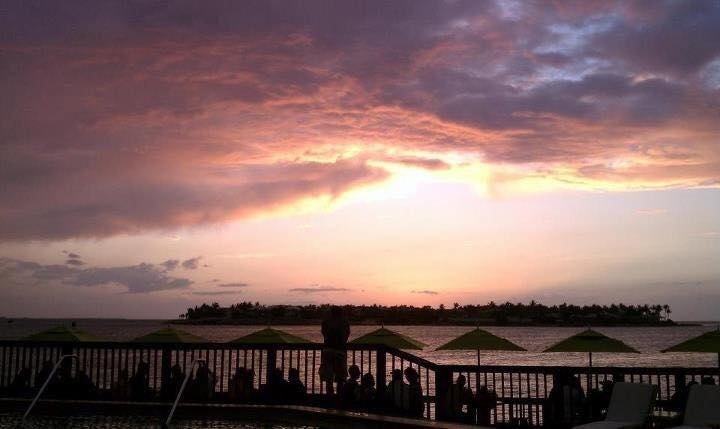 OceanKeyResort's tweet photo. Thanks to Kim Masci Cartwright who shared a beautiful #sunset photo taken from the deck our #pool! #KeyWest https://t.co/kGZhqO9G5S